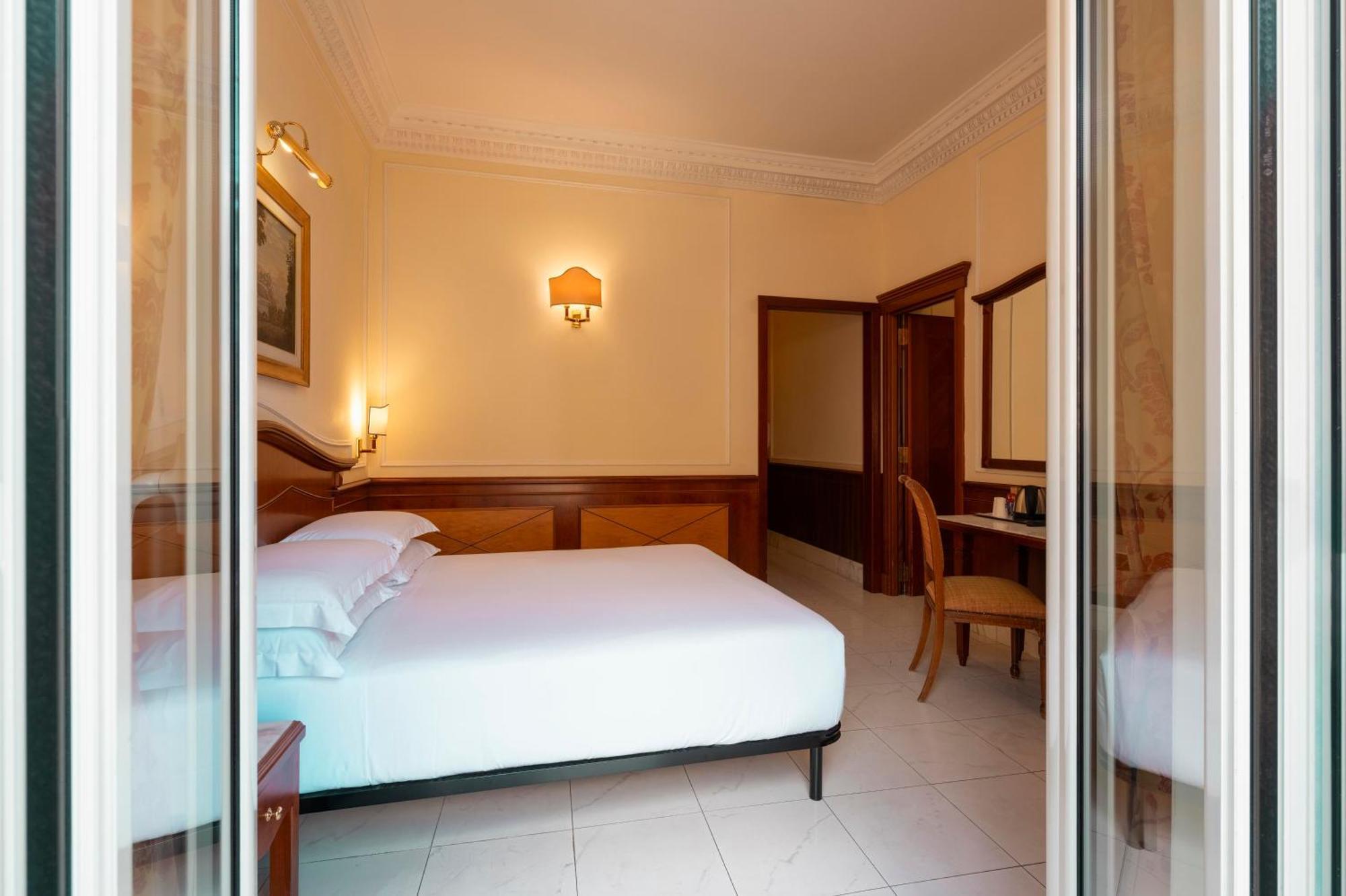 Hotel Hiberia Roma Esterno foto