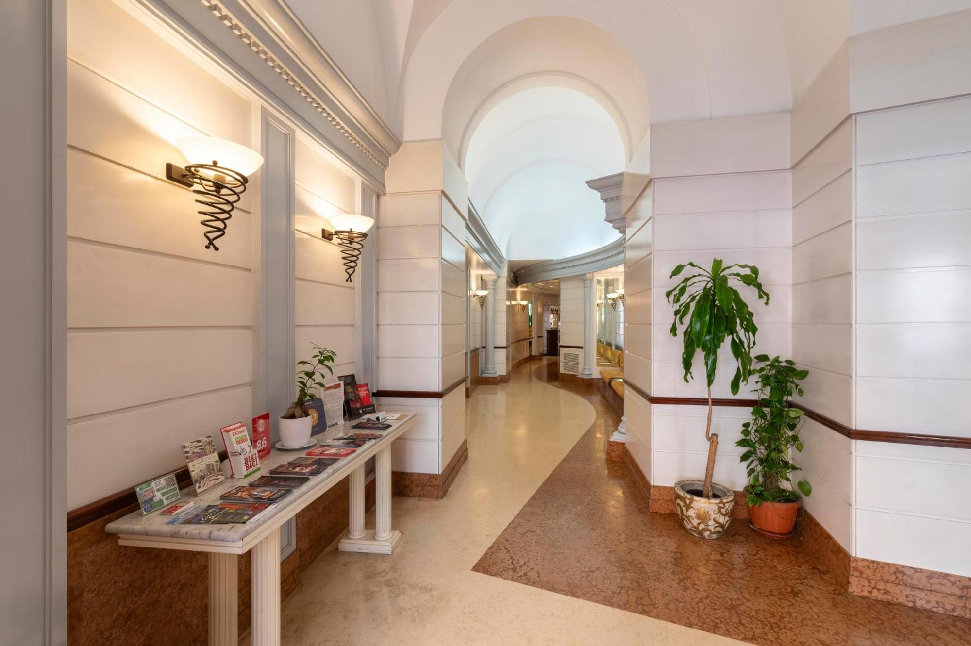 Hotel Hiberia Roma Esterno foto