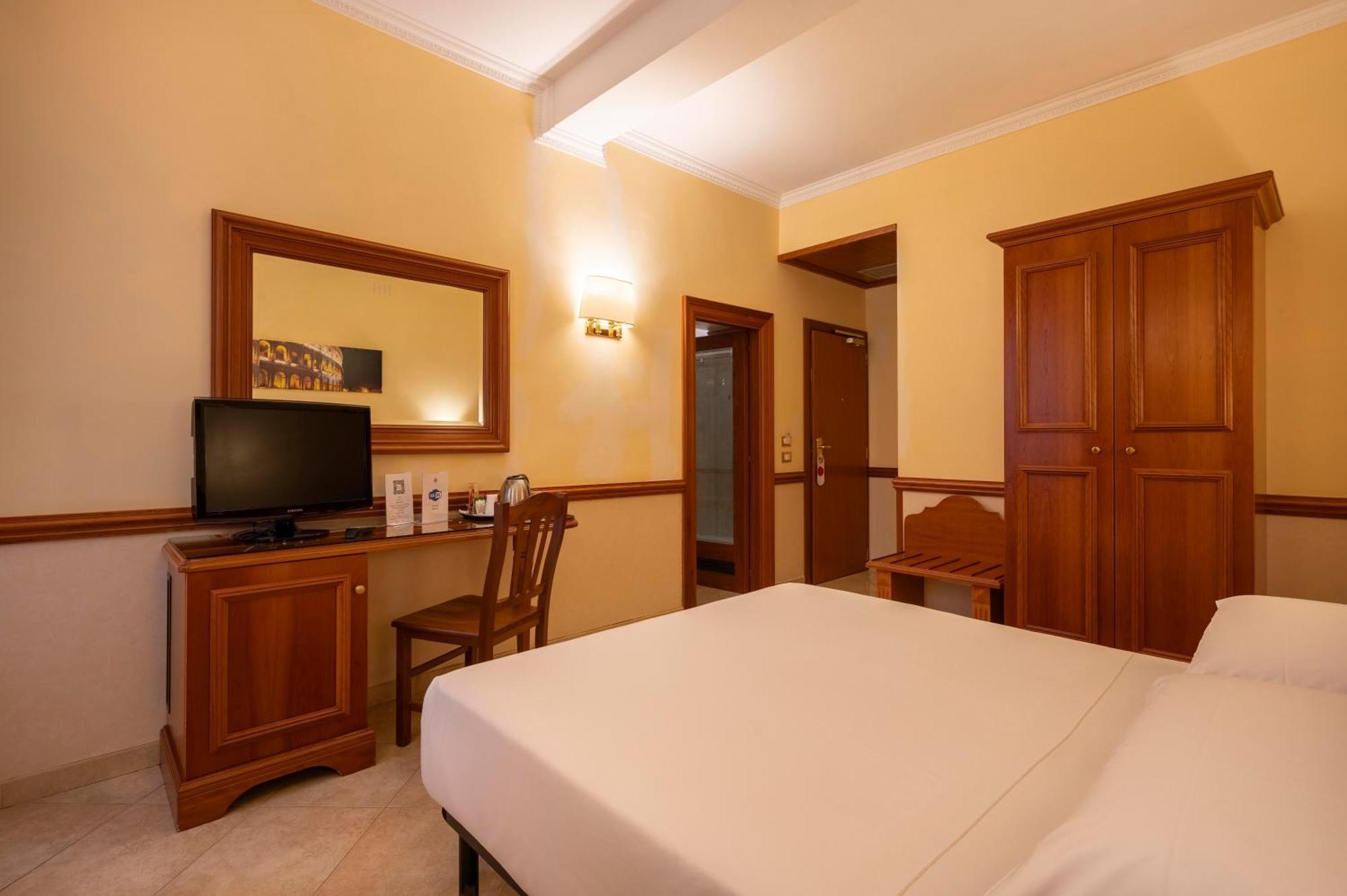 Hotel Hiberia Roma Esterno foto